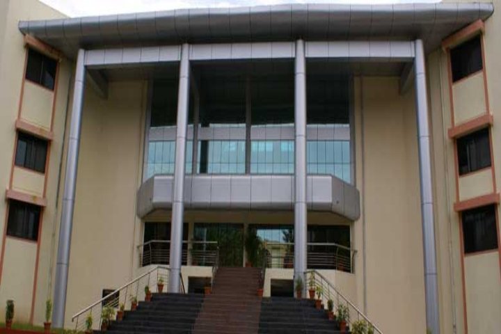 AFMC Pune: Admission, Courses, Fees, Placements